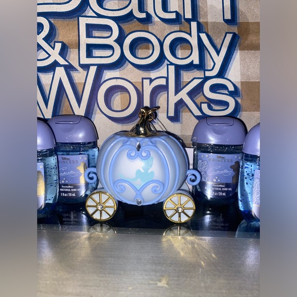 Bath & body works x Disney Cinderella pocketbac holder & hand gels bundle - Picture 4 of 8